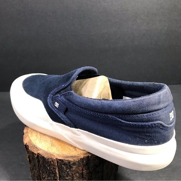 DC Infinite Slip On Sneakers Unisex Shoe Size- 7.5 Men’s  &  9 Women’s - Picture 2 of 9